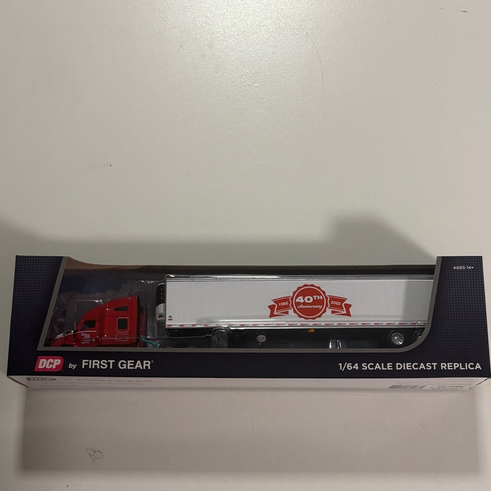 First Gear DCP 1/64 scale Kenworth T680.